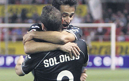 <p>Valencia celebra el pase.</p>