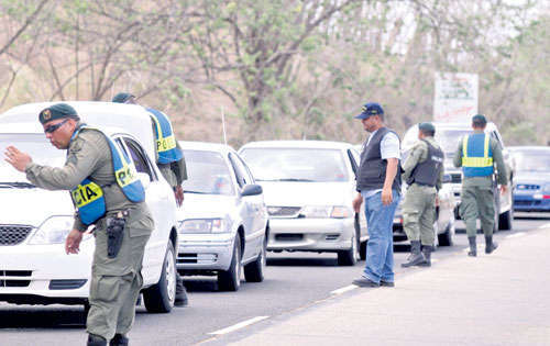 <p>Controles. Se intensificarán las revisiones de autos.</p>