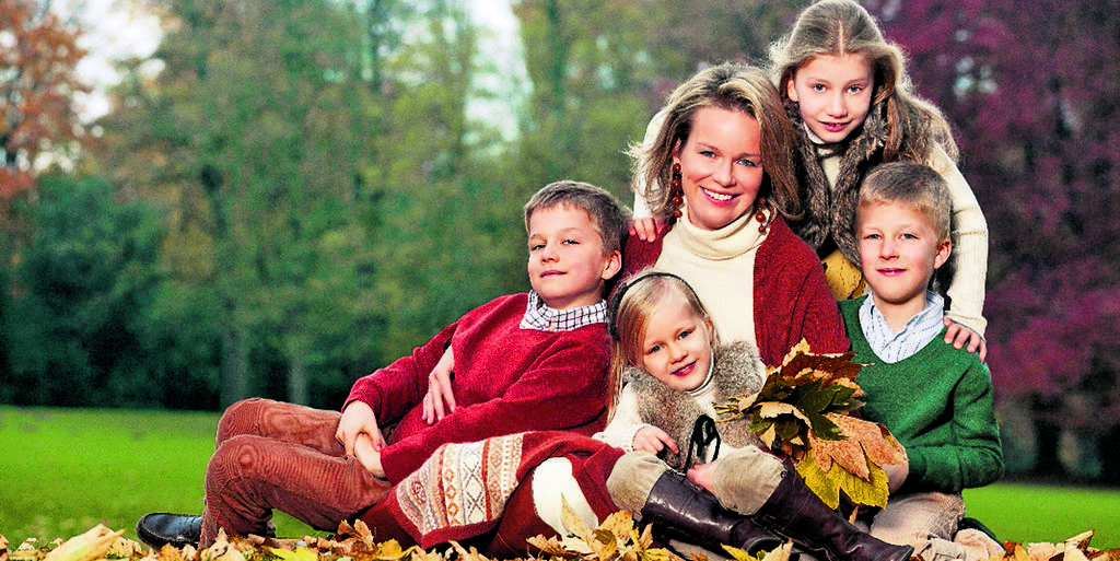 Madre. Junto a sus cuatro hijos: Gabriel, Eleonore, Elisabeth y Emmanuel. ()