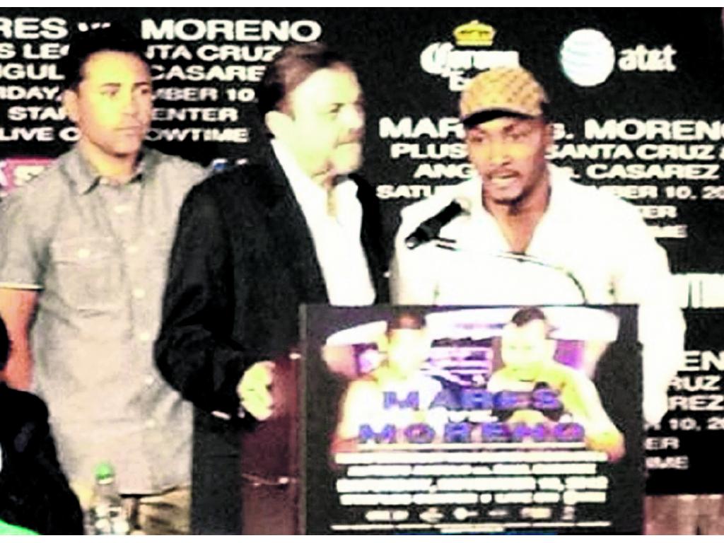 Seguro. Chemito Moreno dirigiéndose al público.(Cortesía Golden Boy Promotions)