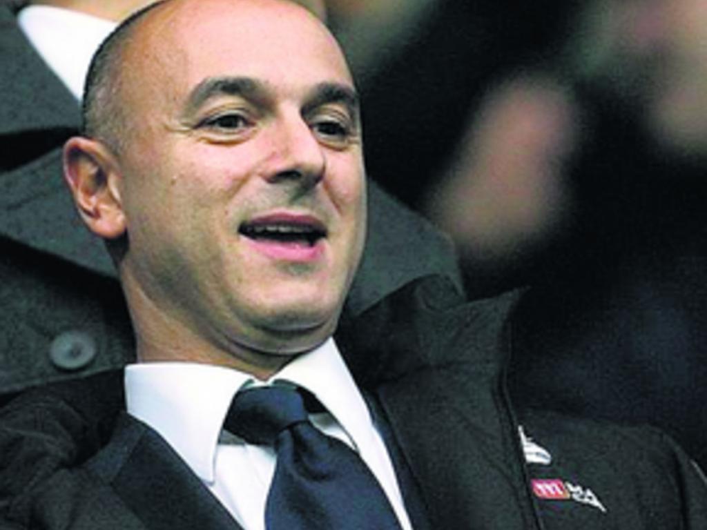 Daniel Levy, presidente del Tottenham, experto en eternizar las ventas de jugadores.(EFE)
