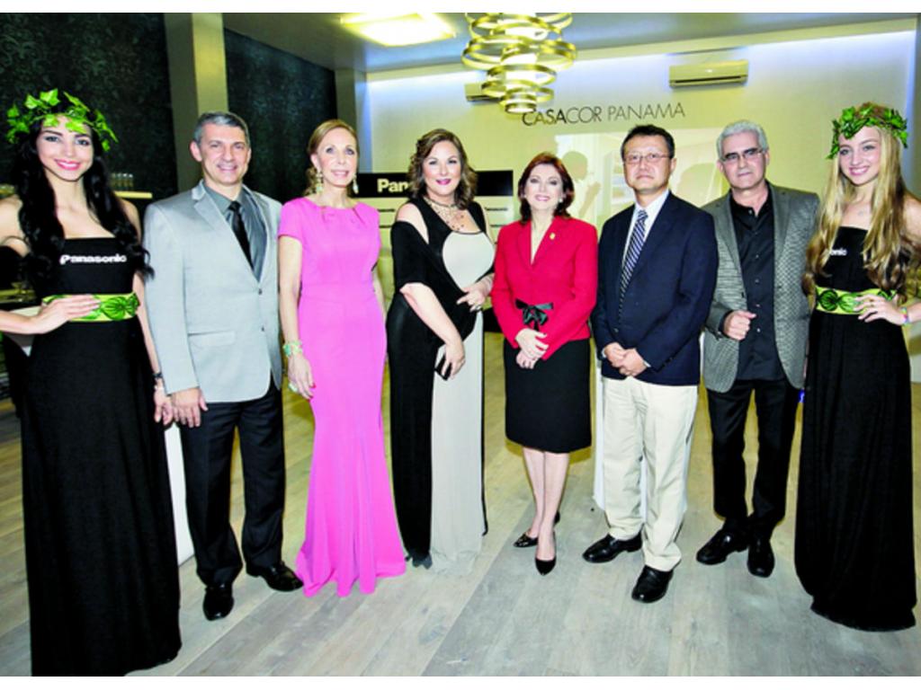 2. Karen Williams, Itzel Lombardo y Jeannie Pittí.