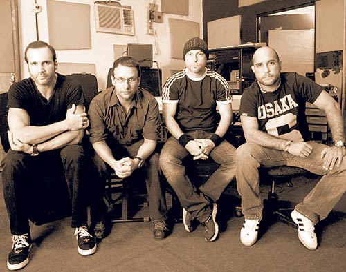<p>Cartel. Imagen oficial de la banda panameña.</p>