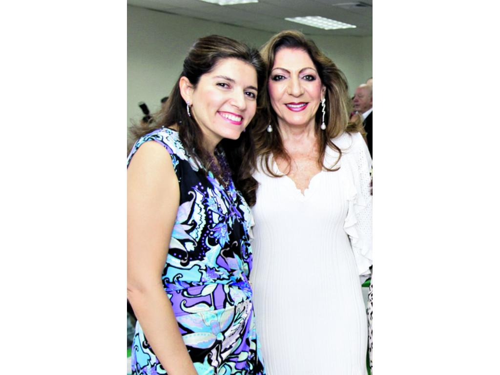 8. Karina Silvera y Fifi Esses.