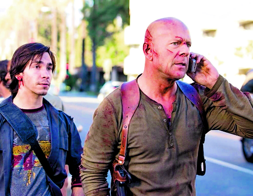 John McClane viajará a Rusia con su hijo, quien al igual que su padre se muestra capaz de enfrentar varios enemigos con todo tipo de armas y con sus puños.