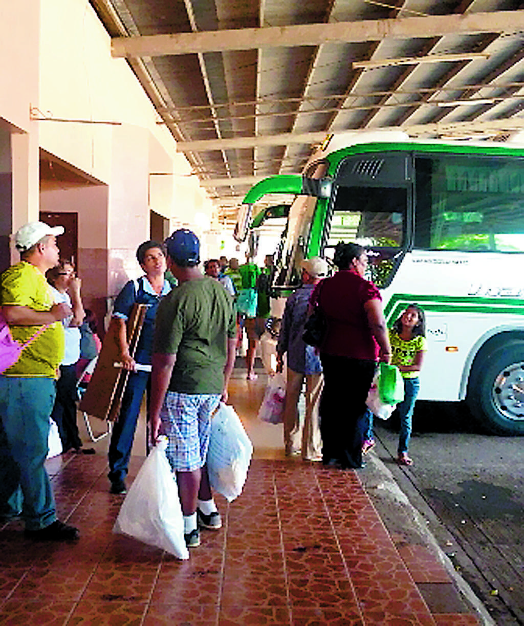 Se prevé la construcción de rampas de abordaje para los pasajeros.(Thays Domínguez)