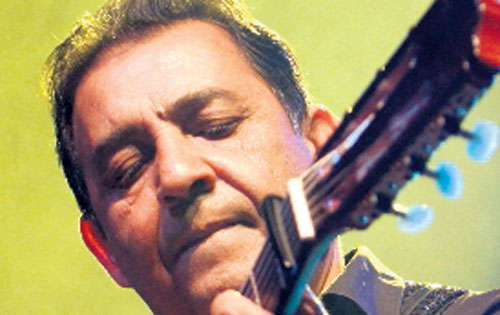 <p>Un tributo a la guitarra.</p>