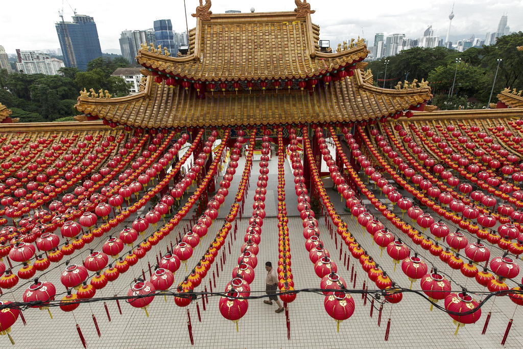 El templo Thean Hou decorado con farolillos rojos. Foto/EFE<br>