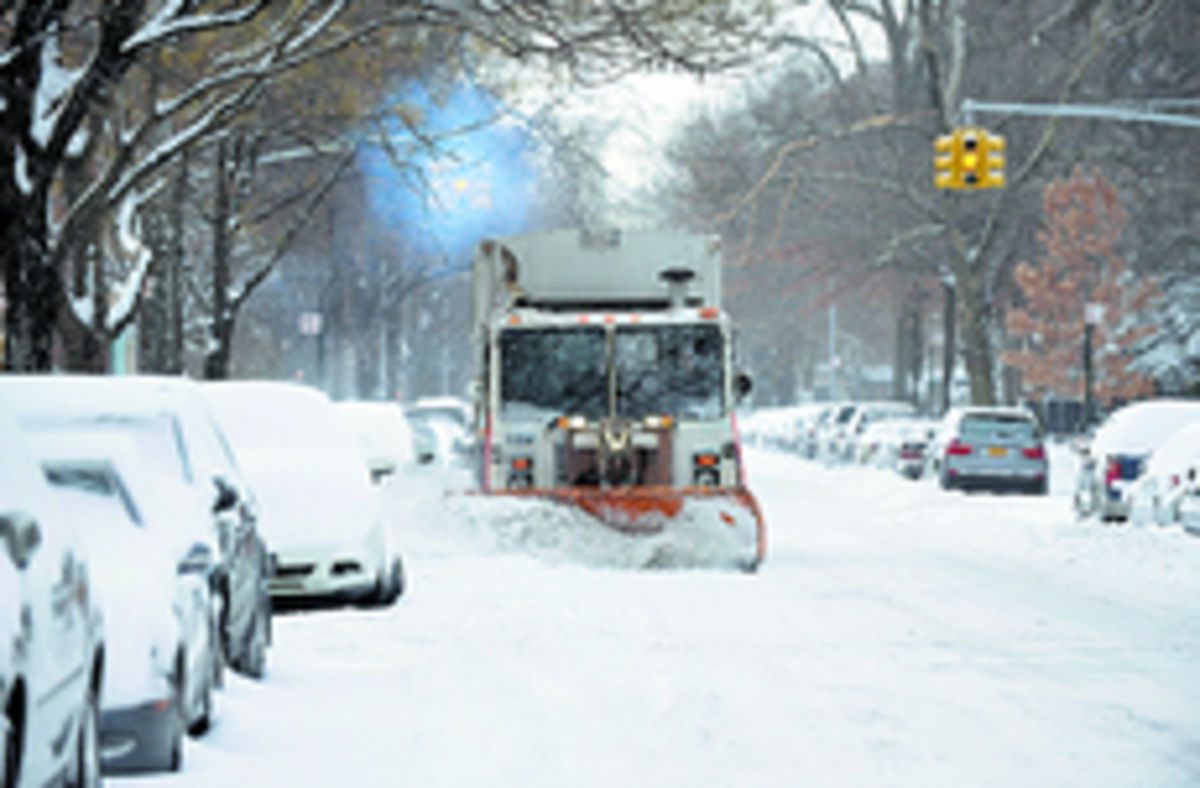 Las calles están intransitables por la cantidad de nieve.(EFE)