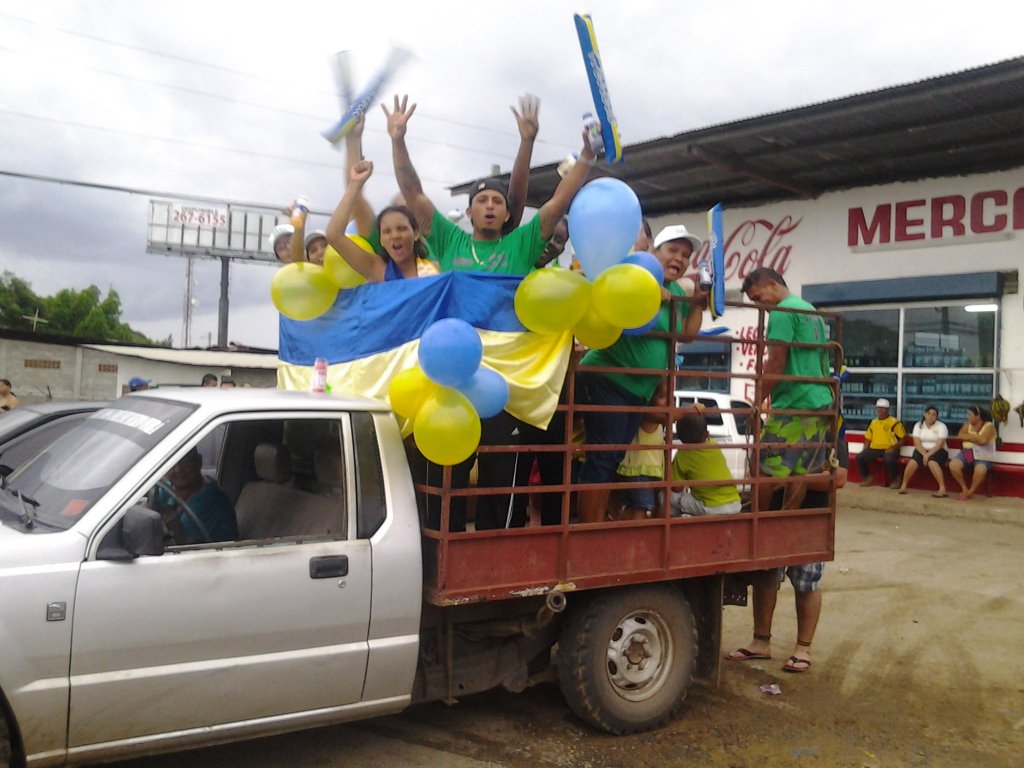 Llegada del equipo de Herrera a su provincia. Foto/Thays Domínguez. <br>