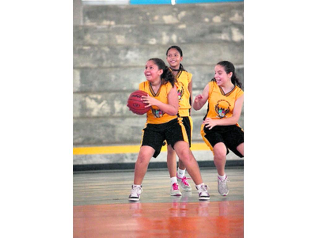 Audaz al defender la bola.