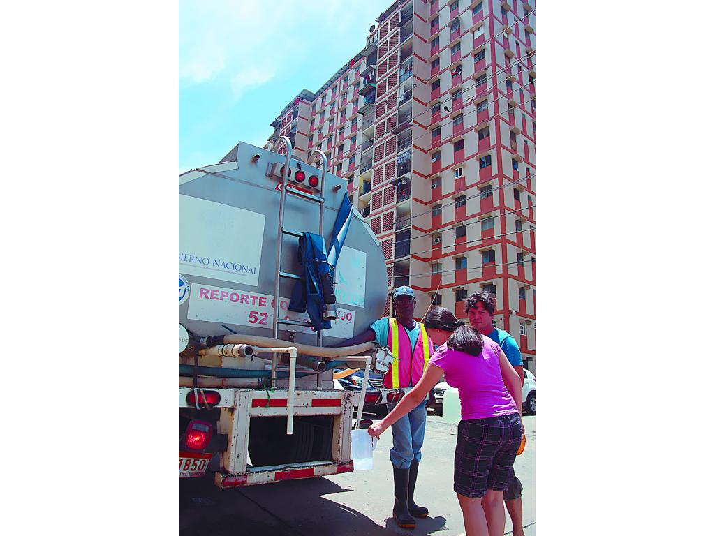 Se abastecen de agua.()