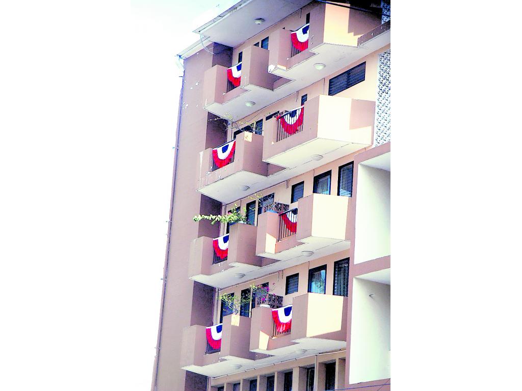 Mejor. Se recomienda en balcones el uso de pollerones.(Archivo)