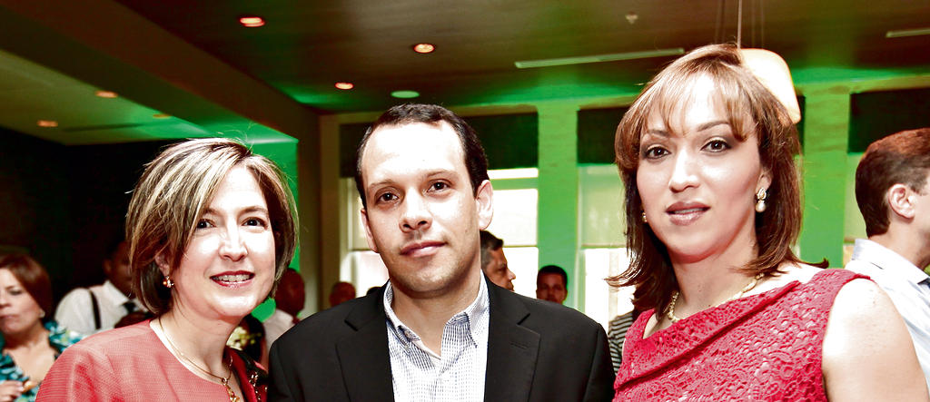 Eugenia de Jiménez, Val De la Guardia y Graciela Arosemena.()