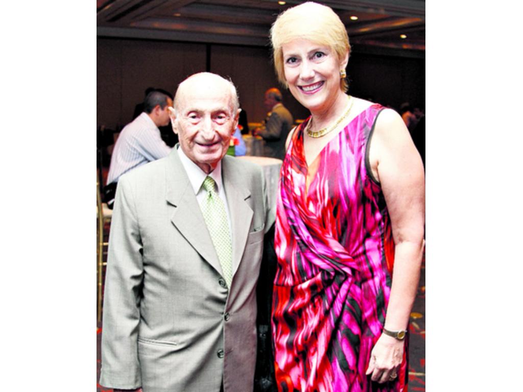 6. Mayer Attie, María del Rosario Fábrega.