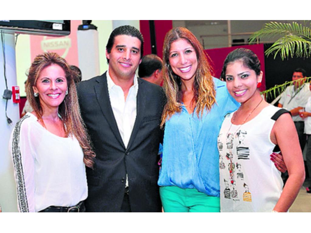 5. Puchy Serrano, Mario Bárcenas, Anelissa Villa Lobos y Vianca Quintero.