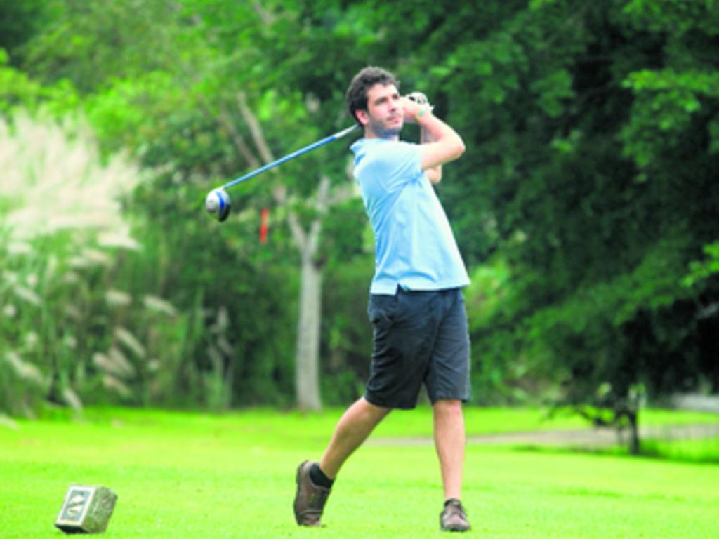 2. Las condiciones climáticas fueron óptimas para jugar un buen golf.