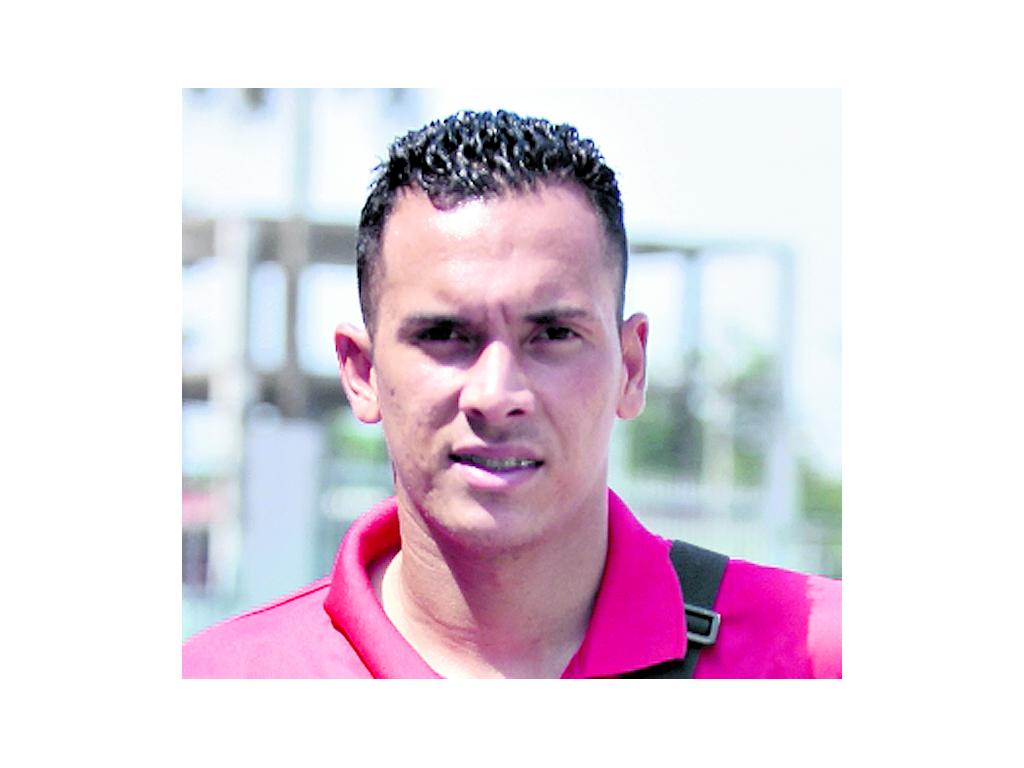 Fiel a su estilo, Blas luchó cada balón que pudo olfatear, fue víctima de un claro penal, que no cobró el juez mexicano Roberto García. El Ratón fue otro de los que mejoró considerablemente su rendimiento con respecto al primer partido.()
