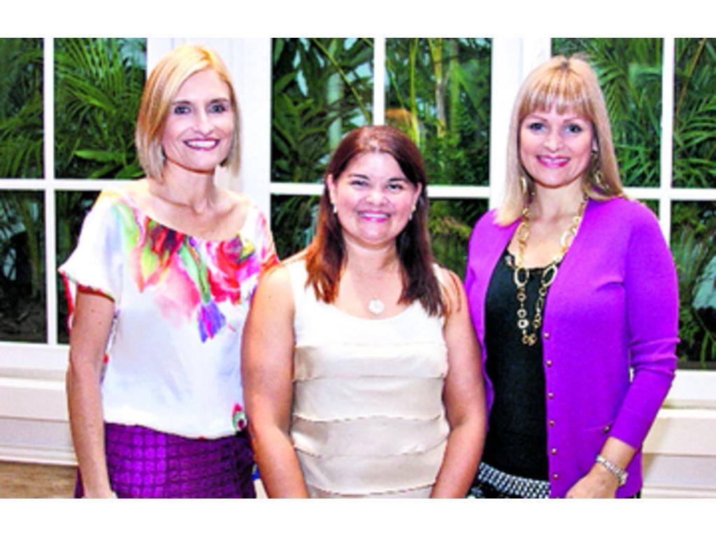 5. Ángela Clare, Lorelei Vidal y Loyda de Vianello.