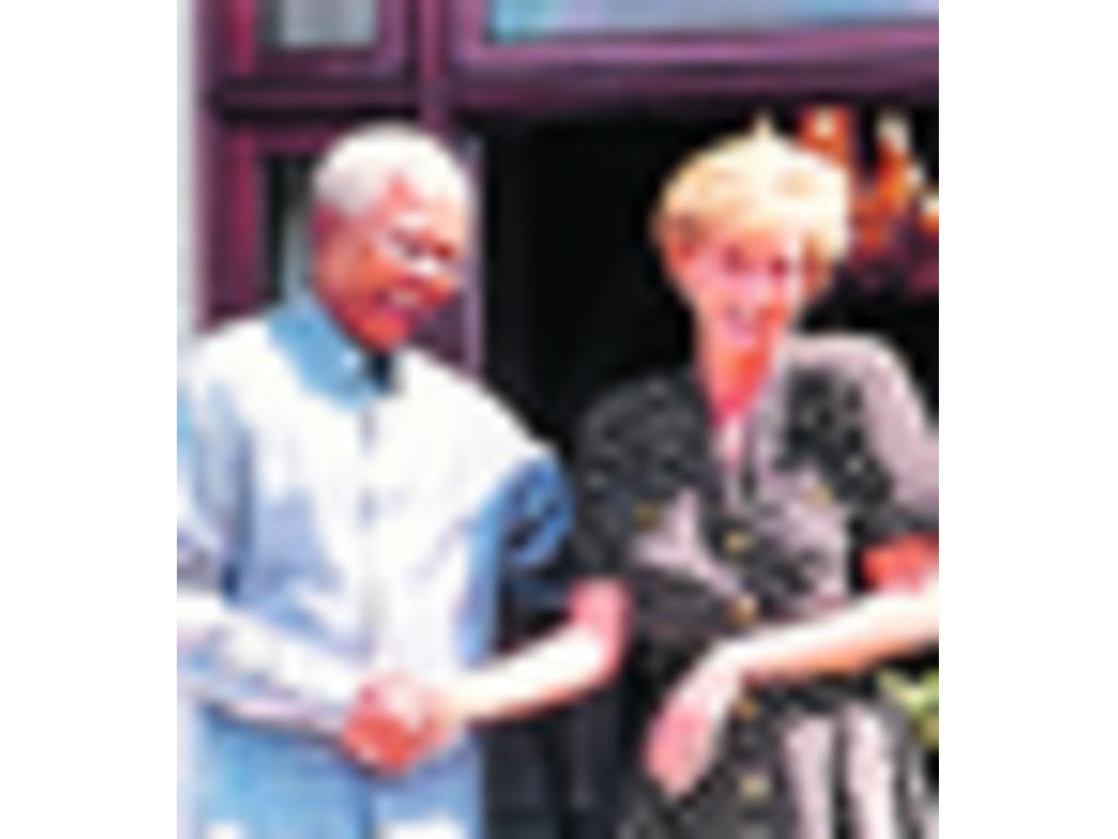 La princesa Diana y Nelson Mandela. Archivo<br>