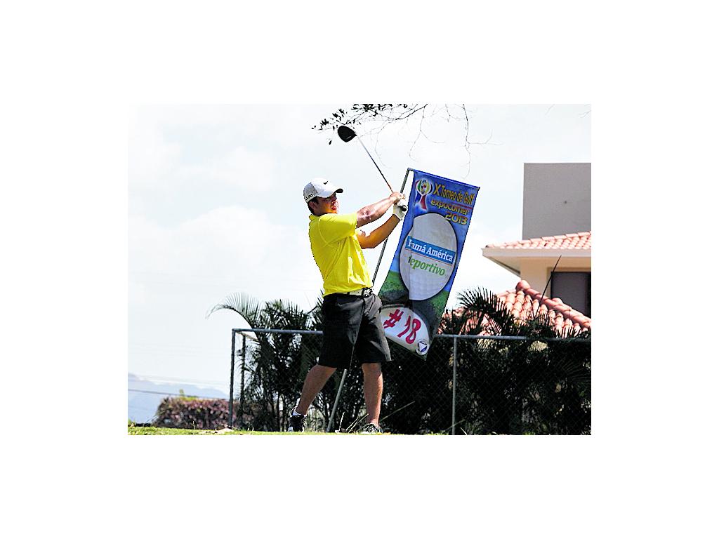 Los participantes del X Torneo de Golf de Expocomer demostraron sus habilidades y destrezas en el green; además aprovecharon la oportunidad para compartir su amor por el golf. ()