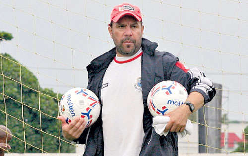 <p>Entrenador. Hernández dirigió a la Selección de Panamá.</p>