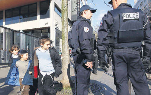 <p>Prevención. Aumentan la seguridad en las escuelas judías.</p>