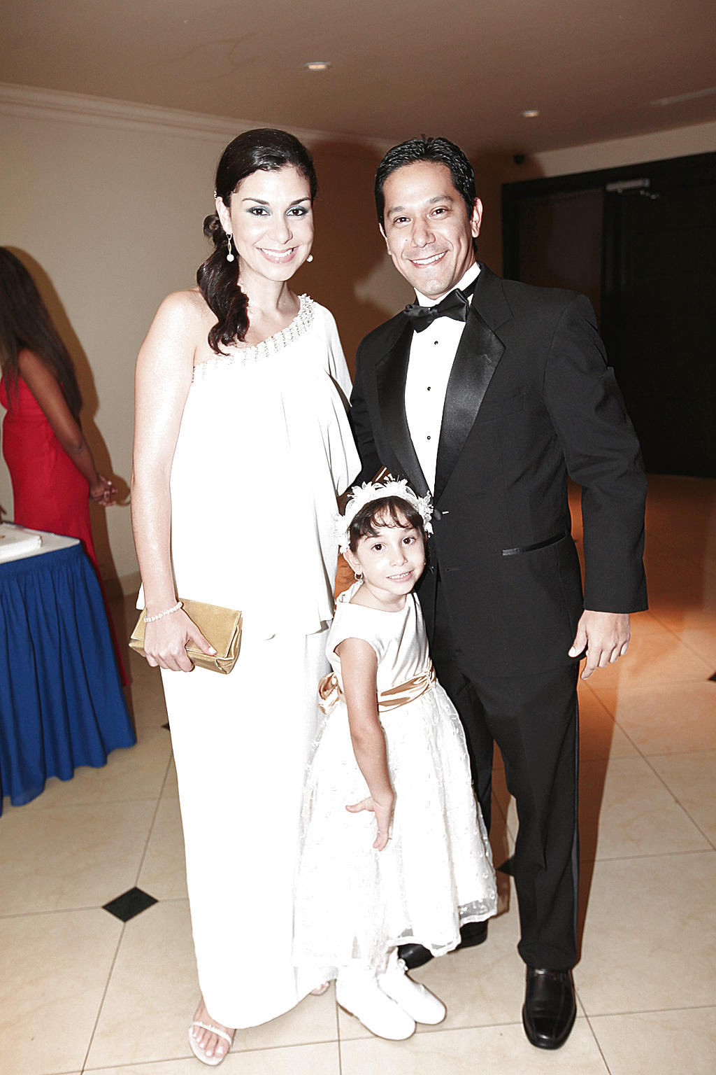 Mónica de Fernández, María y Adriel Fernández.()