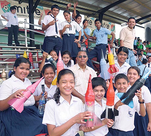 <p>Primaria. Compiten los clubes de quinto y sexto grados.</p>