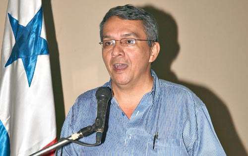 <p>Profesor Ariel Barría.</p>