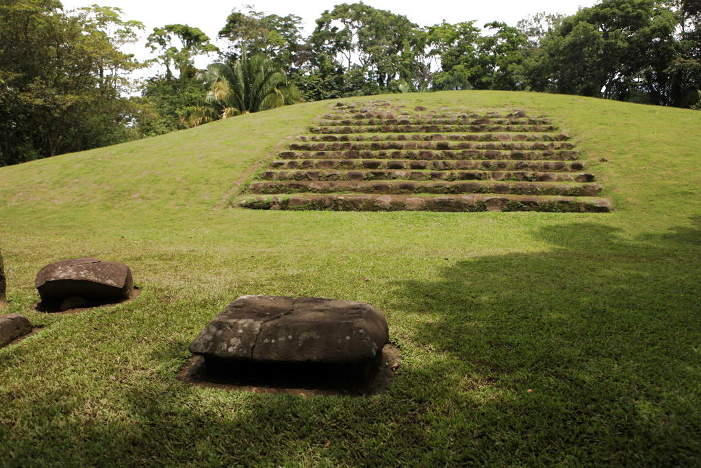Detalle de ruinas Mayas en el sitio arqueológico Maya Tak'alik A'baj. Foto: EFE<br>