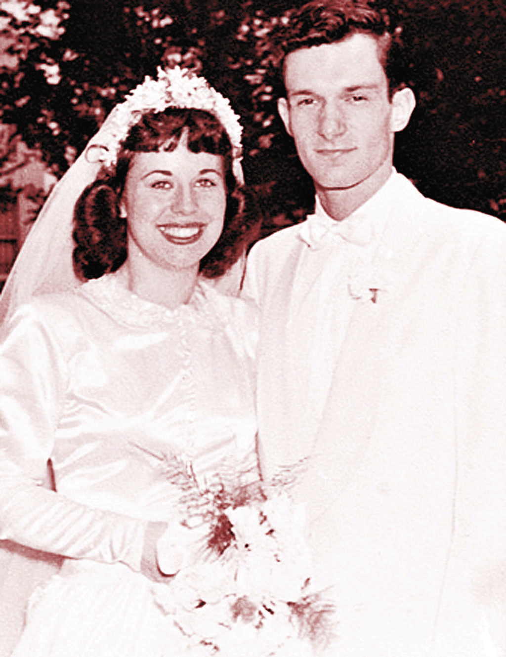 Su primera esposa fue Mildred Williams.()