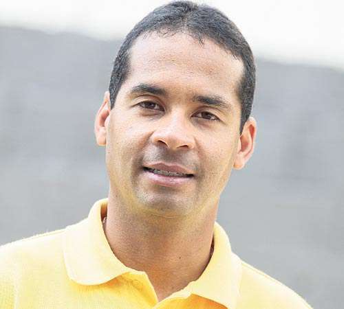 <p>"Es una bella máquina, hecha para ganar, es potente y fácil de conducir", señaló Fabio Pérez.</p>