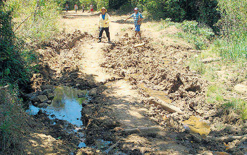 <p>Intransitables. Urge la reparación de los caminos.</p>
