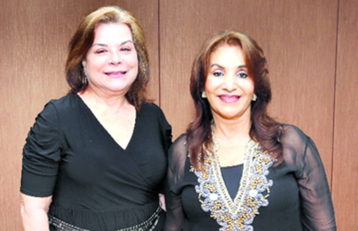 4. Ana María Sanchiz y Lucy Romero.