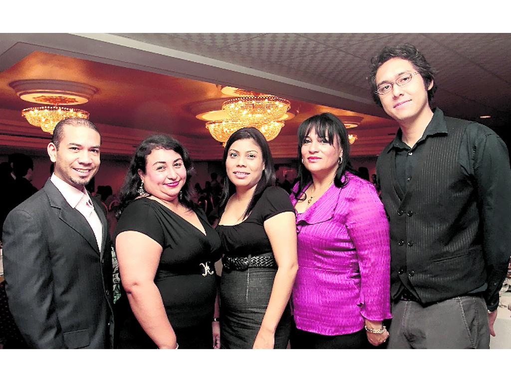 Rodrigo Villalobos, Maribel Tello, Marta Díaz, Blanca Luna y José Polo.()