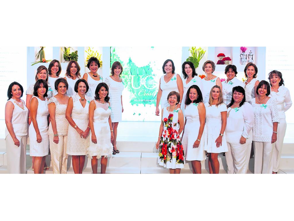 Grupo de damas que forman parte de la Asociación Amigas del Orfelinato San José de Malambo.()