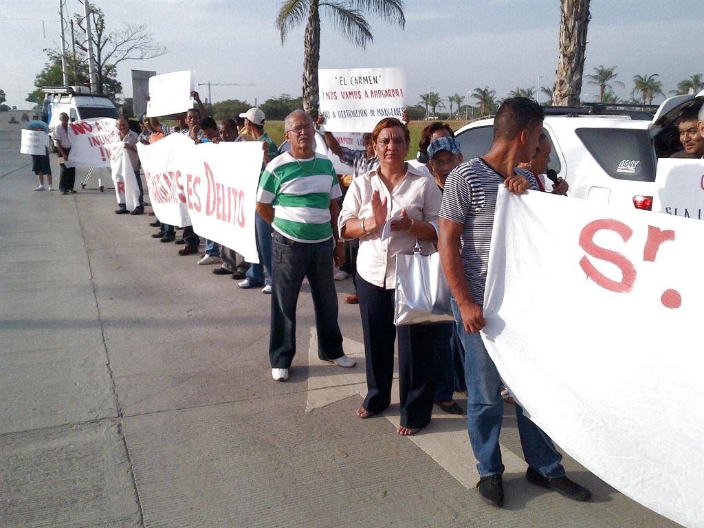 Los residentes piden el apoyo de toda la población para que el fallo sea revocado. Foto/Jesús Simmons <br>