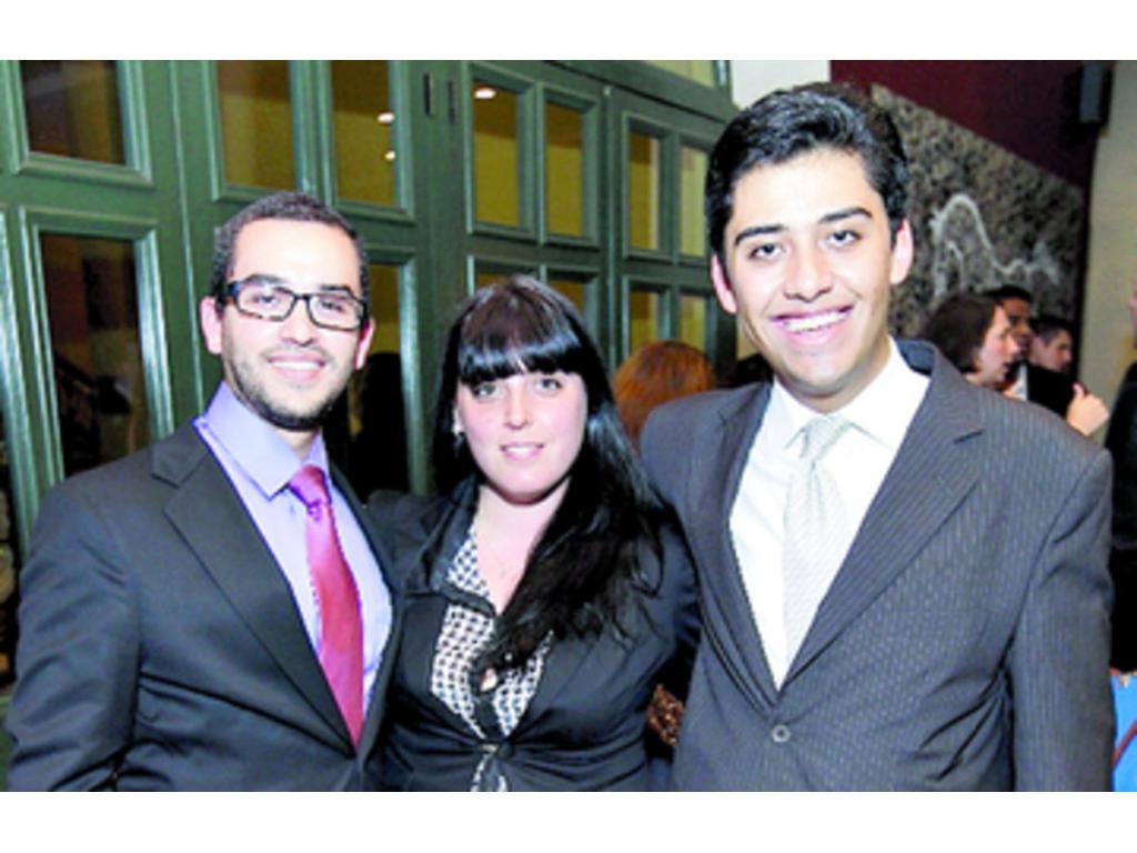 2. Diego Vargas, Ana Laura Rodríguez y José Juan Ucles.