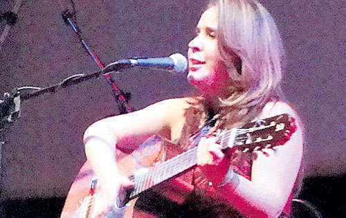 <p>Sorpresa. Patricia Elena Vlieg cantó Todos vuelven.</p>