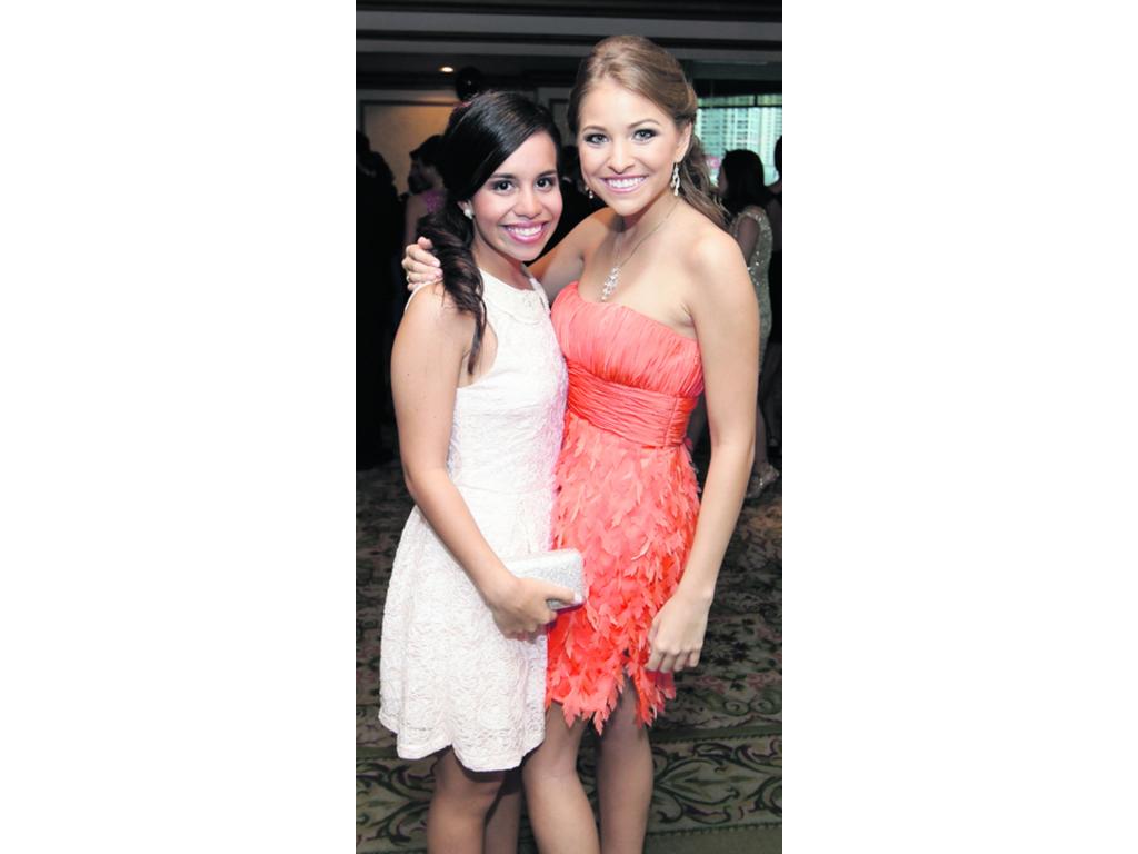 13. Monique Chevalier y Jacqueline Marie Díaz.