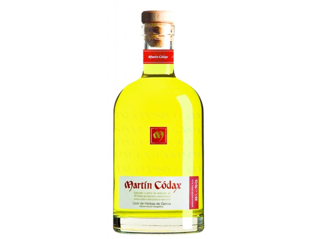 El aguardiente de hierbas gallego se elabora con aguardiente de orujo al que se le agrega azúcar, azafrán y una mezcla de hierbas que varían según las recetas de cada familia.