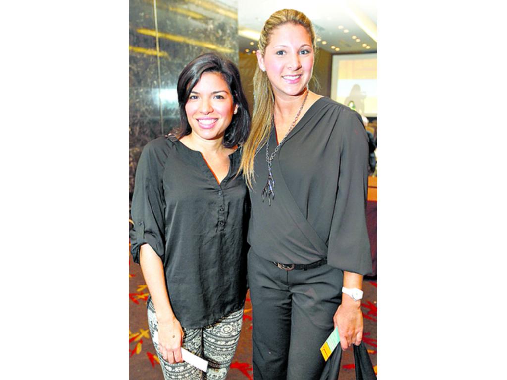 8. Carla Ortíz y Lissa García.