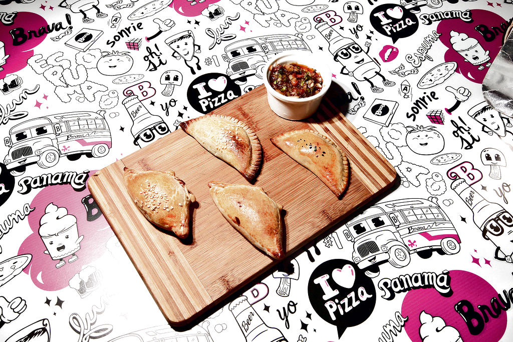Empanadas de carne, pollo, queso y espinacas.()