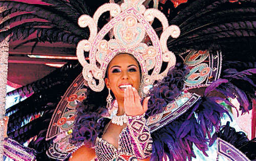 <p>Olga Trejos y su circo acuático.</p>