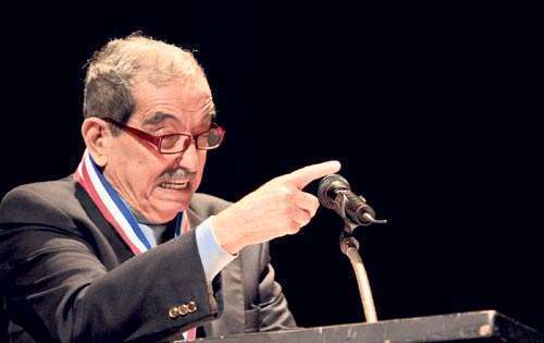 <p>Escritor. Ernesto Endara cuando hizo uso de la palabra.</p>