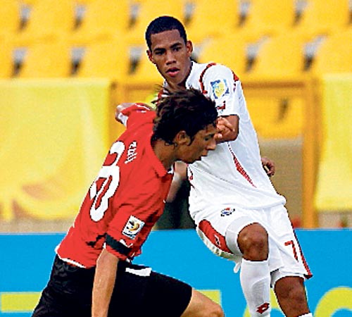 <p>Jairo Jimenez (blanco).</p>