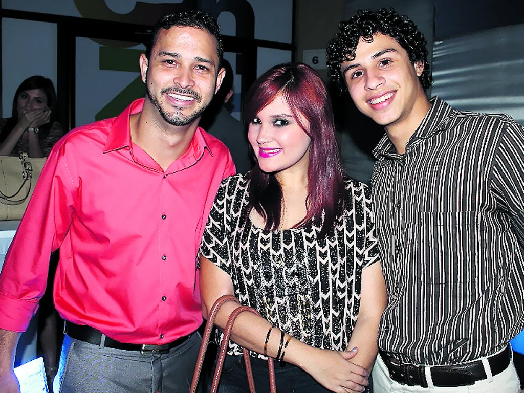 Carlos Giraldez, Elizabeth Gómez y Fabio Franco.()