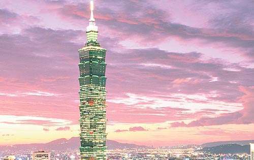 <p>El 101: 2.° + alto del orbe.</p>