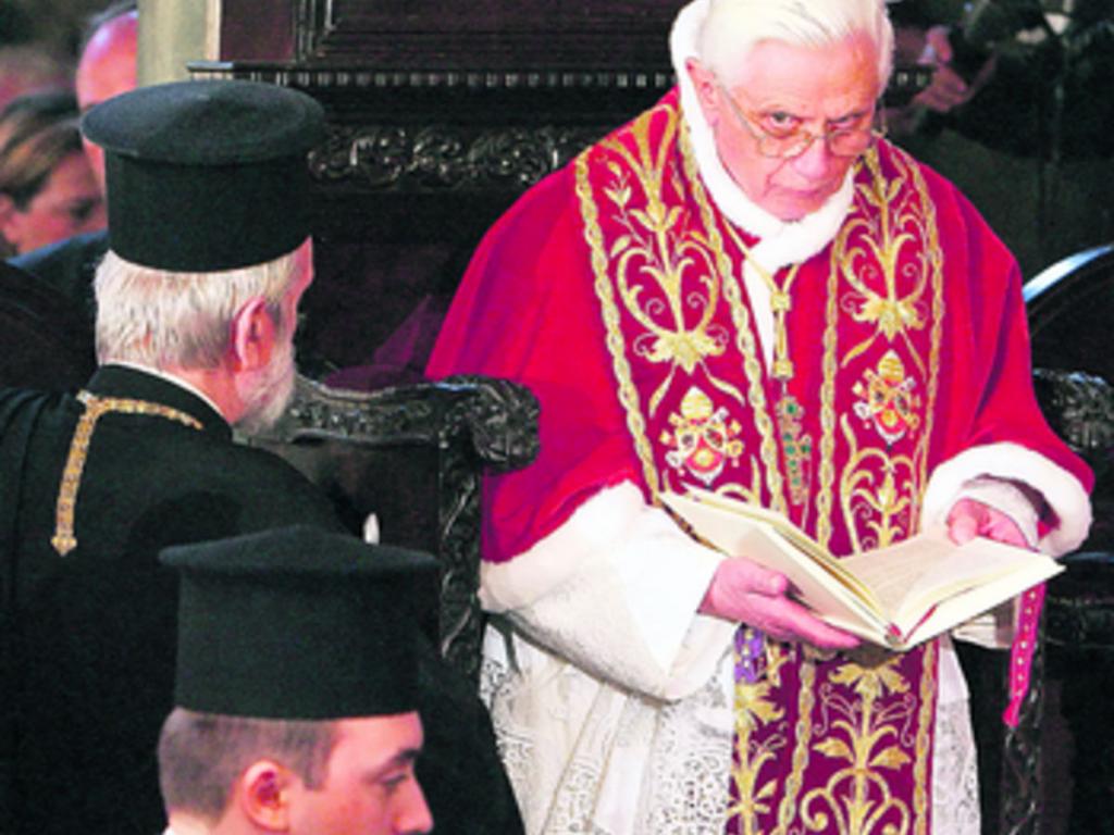 Benedicto XVI fue electo el 19 de abril como reemplazo de Juan Pablo II, que murió el 2 de abril de 2005.(AP)